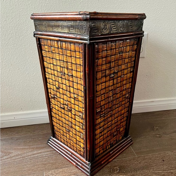 Natural Decorative planter 19 inches high - Picture 9 of 12